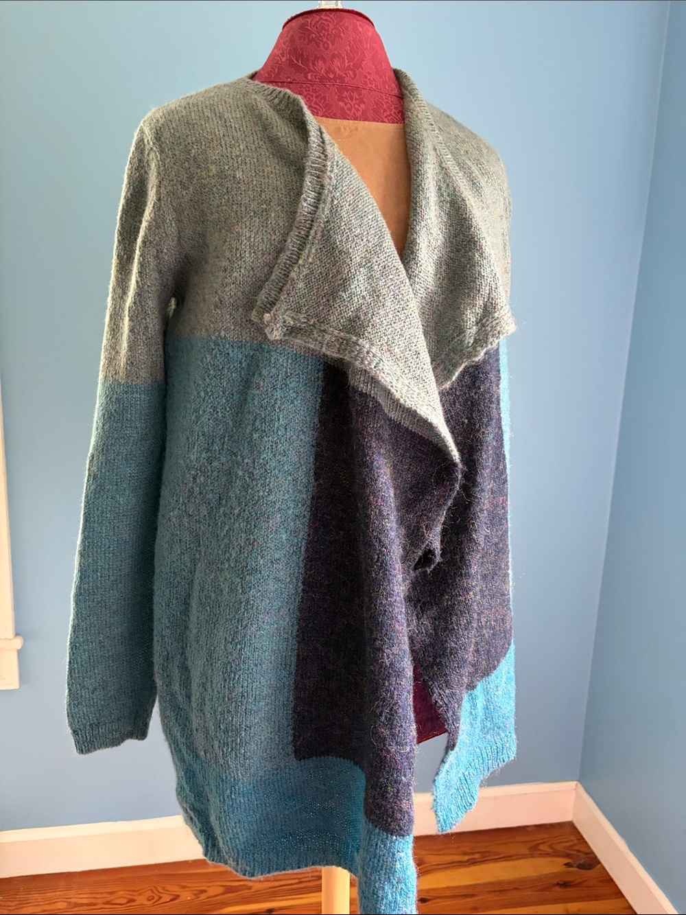 Open front cardigan with navy teal and gray blue colorblock